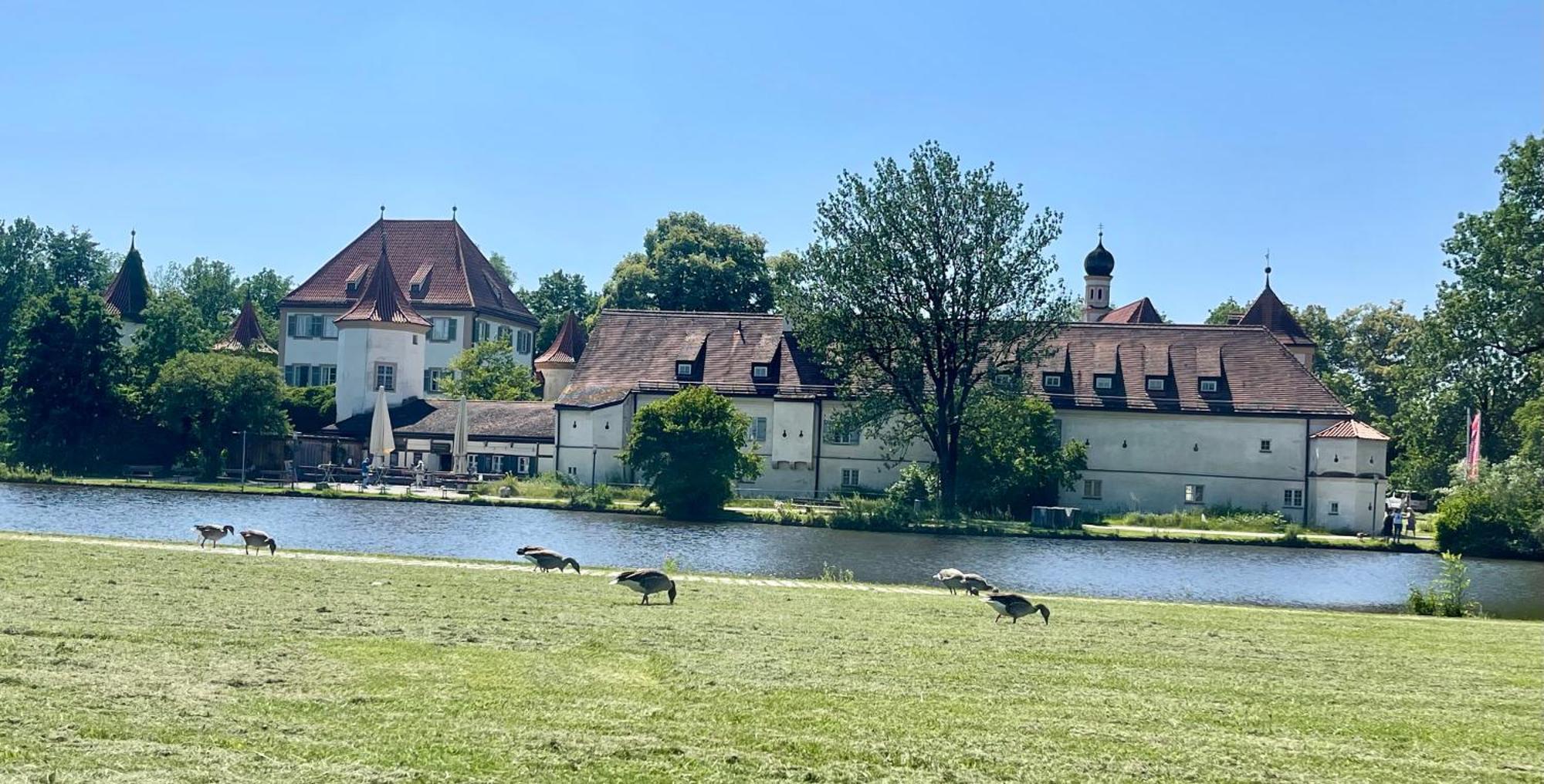 Erdgeschosswohnung Neben Schloss Blutenburg Mit Privatem Garten Мюнхен Екстер'єр фото